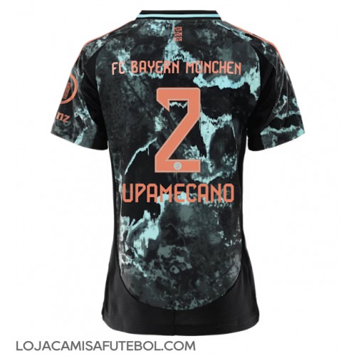 Camisa de Futebol Bayern Munich Dayot Upamecano #2 Equipamento Secundário Mulheres 2024-25 Manga Curta